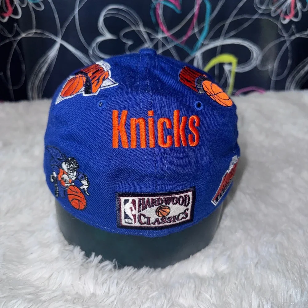 Twins Enterprise New York Knicks Hat Mens 7 3/8 Blue Excellent Hardwood Classics